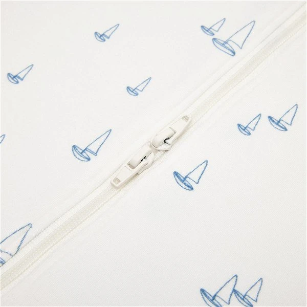 Ergobaby On The Move Schlummersack M 6-18 Sailboat Dreams Mittel TOG 1.0 3 Ergobaby On The Move Schlummersack M 6-18 Sailboat Dreams Mittel TOG 1.0 – Bild 3